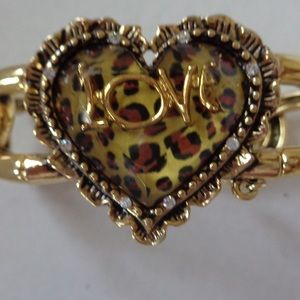 BETSEY JOHNSON Love bracelet with hearts